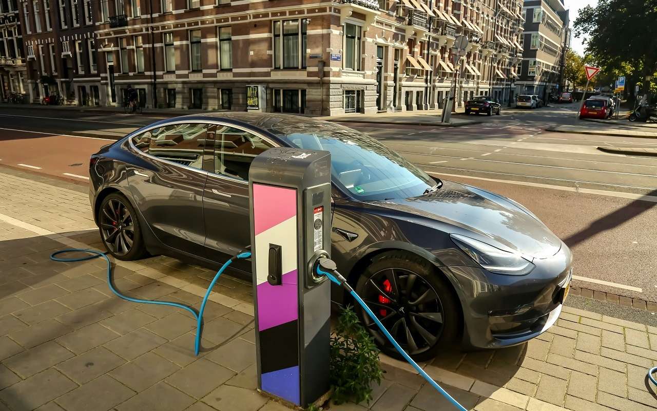 Названы регионы России с самой развитой инфраструктурой для электромобилей