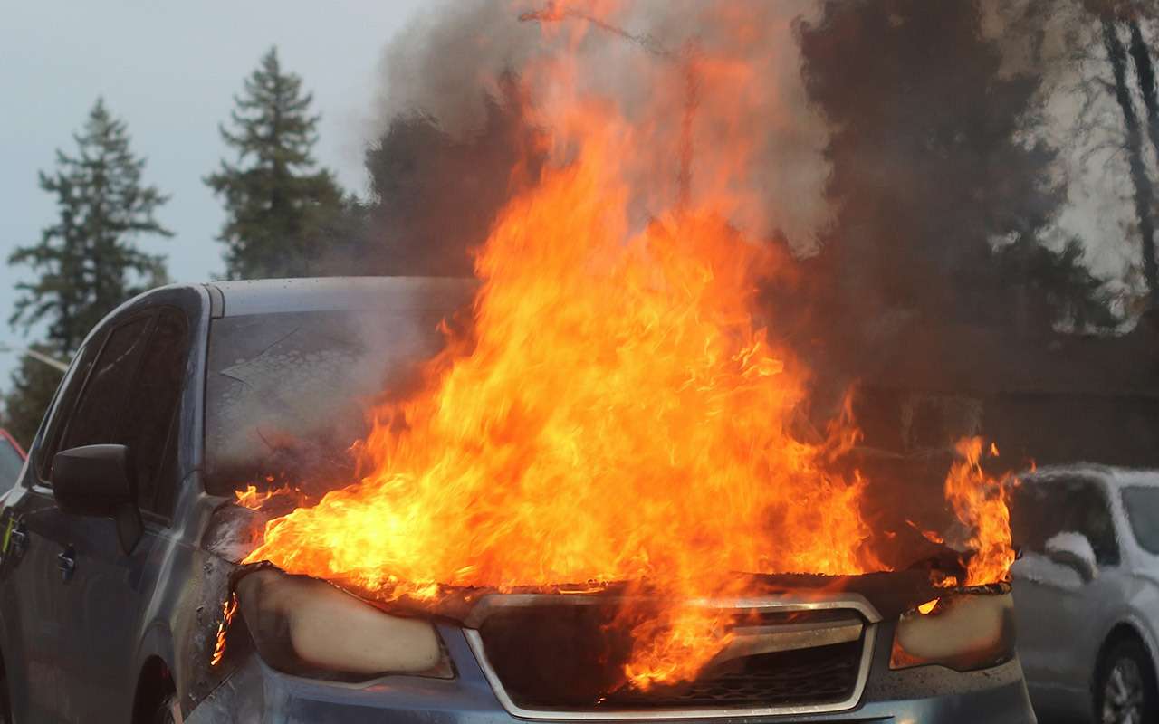 Как нельзя отогревать автомобиль в мороз — 5 запретных способов