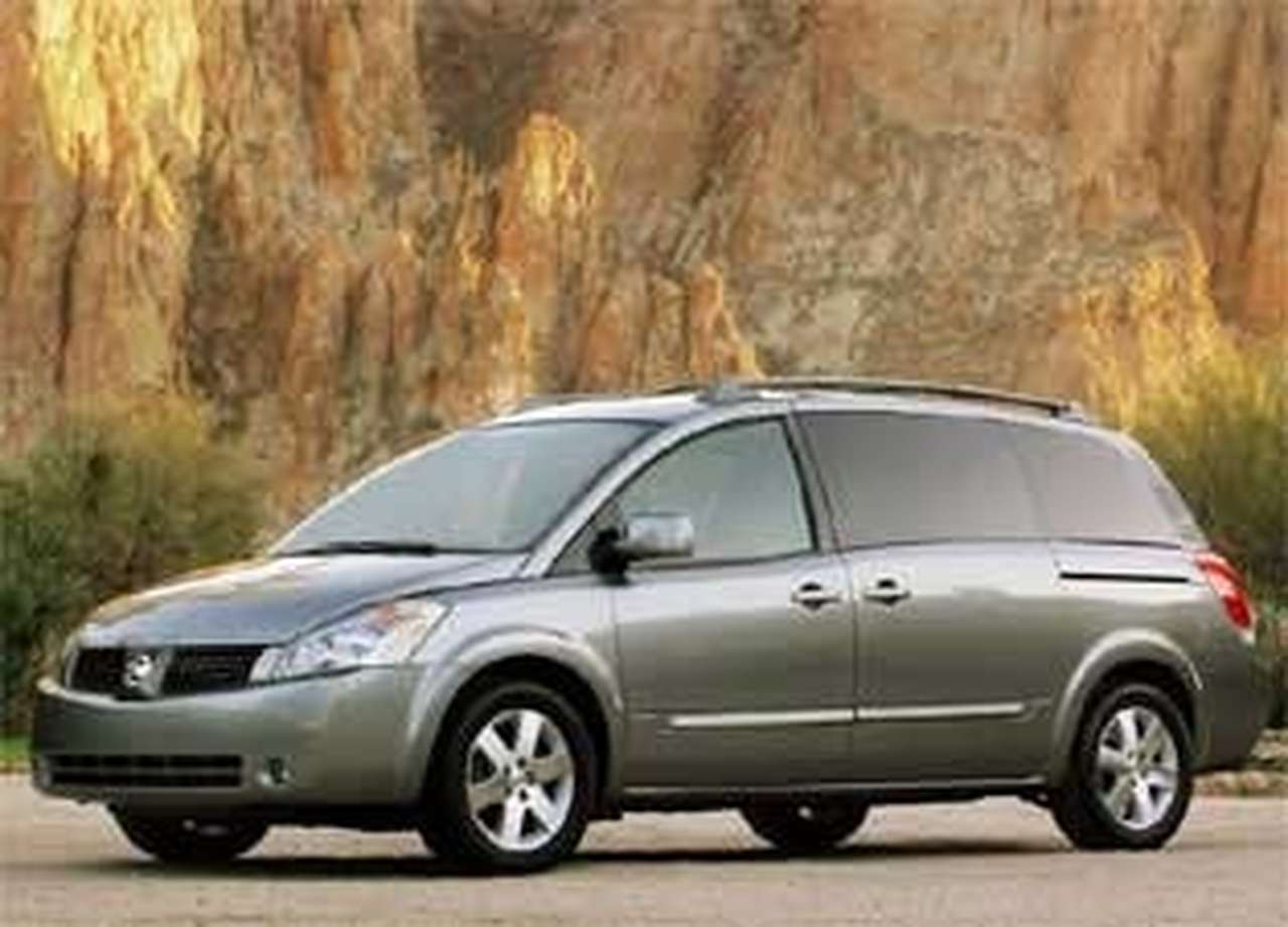 Nissan отзывает минивэны Quest