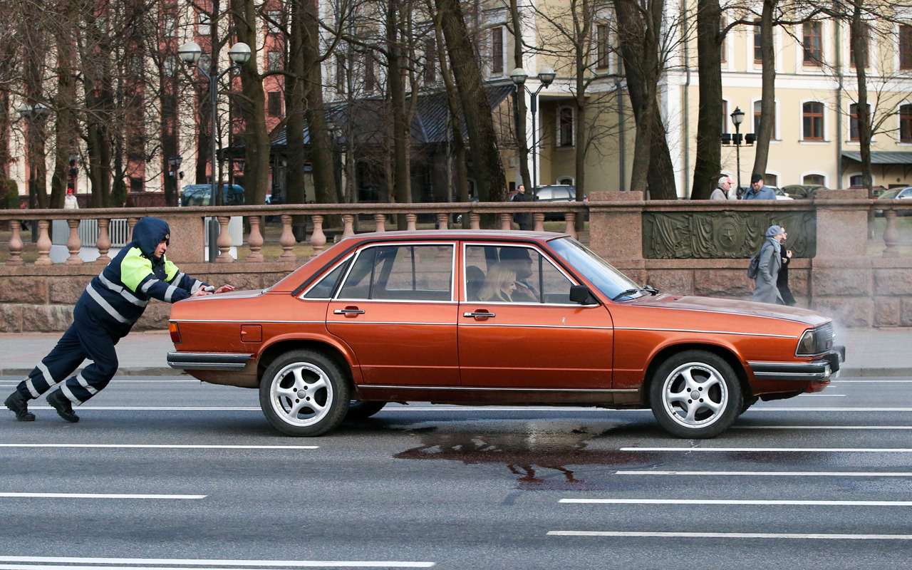 Водители рассказали, как часто им оказывали помощь на дороге