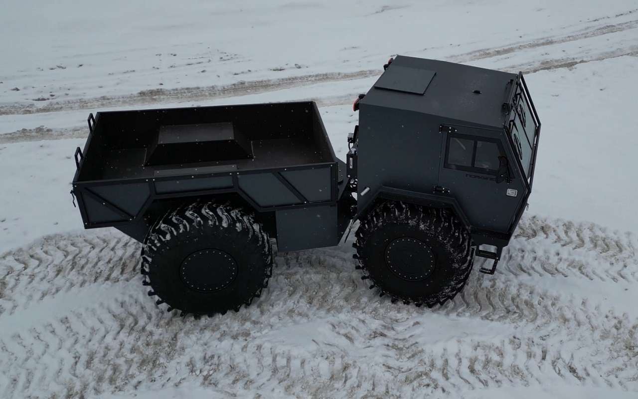 В России представили новый грузовой вездеход Геркулес (видео)