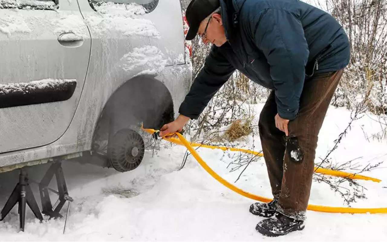 Если не желаете так провести время, не оставляйте машину длительное время на ручнике.