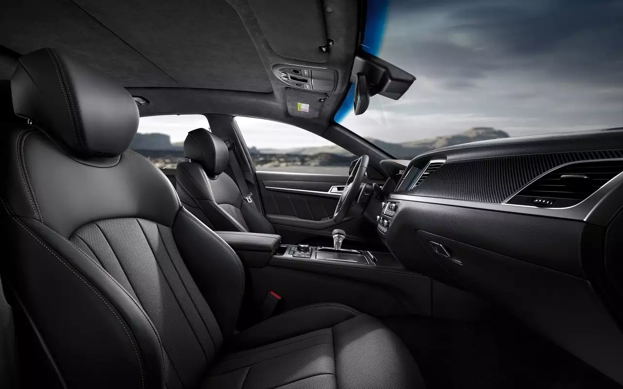 Интерьер Hyundai Genesis