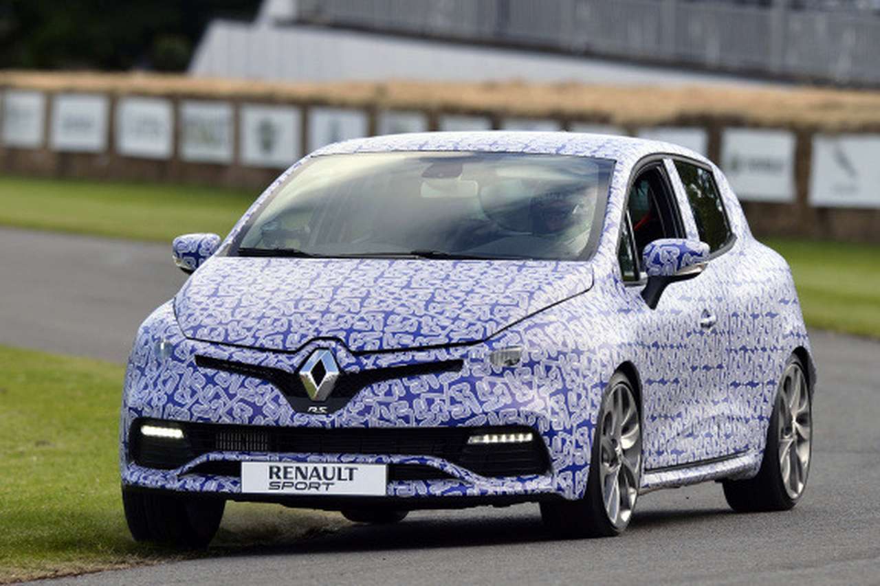 Предсерийный прототип нового Renault Clio RS показали публике на прошедшем недавно Гудвудском фестивале скорости