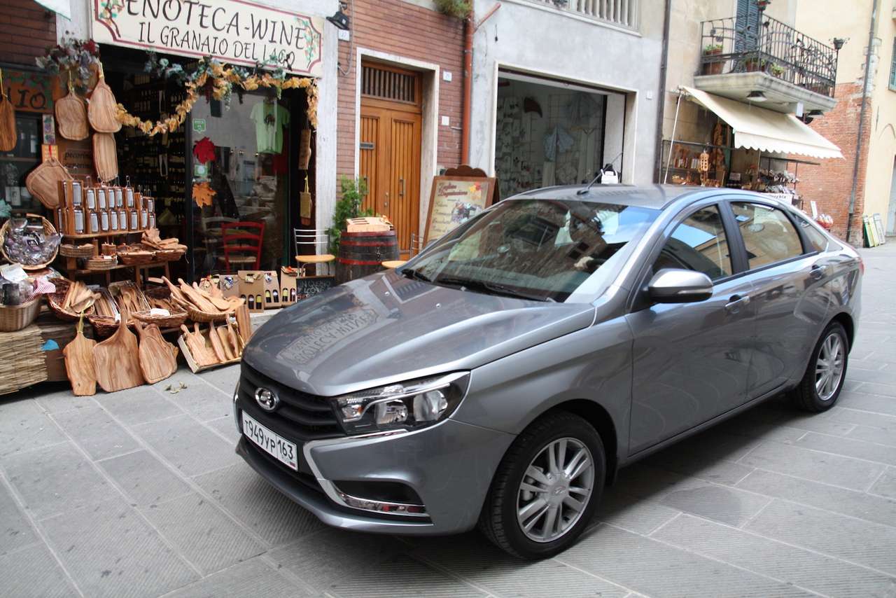 АВТОВАЗ на дальних рубежах: кому нужны Лады за границей?