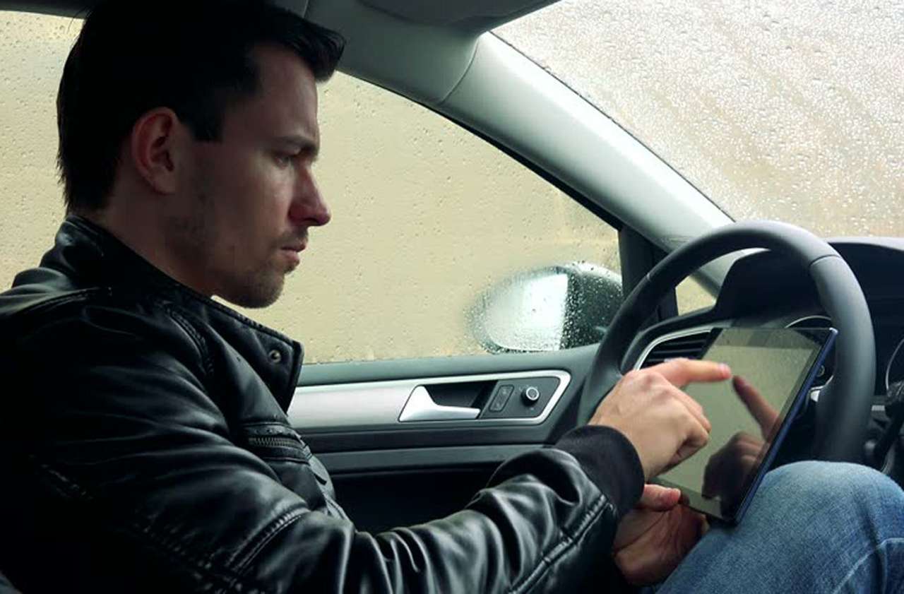 Четверть водителей готова пересесть на беспилотники - опрос ЗР