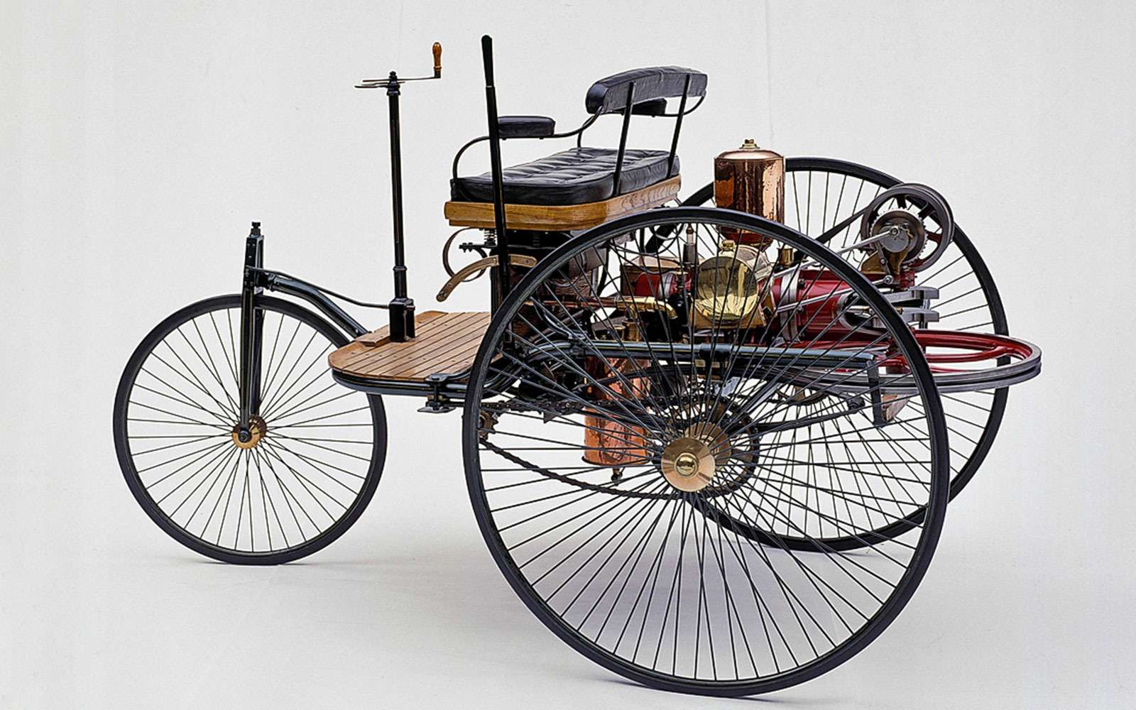 Первый автомобиль в мире Карл Бенц 1886г