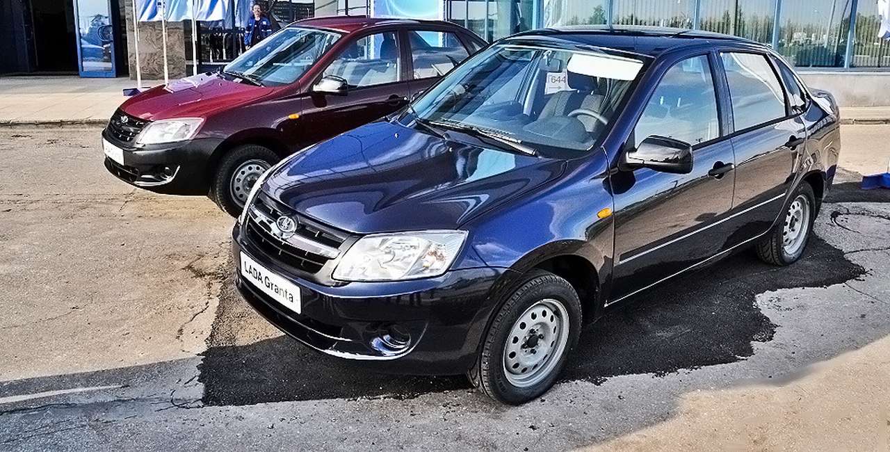 АВТОВАЗ расширил комплектации седана Lada Granta