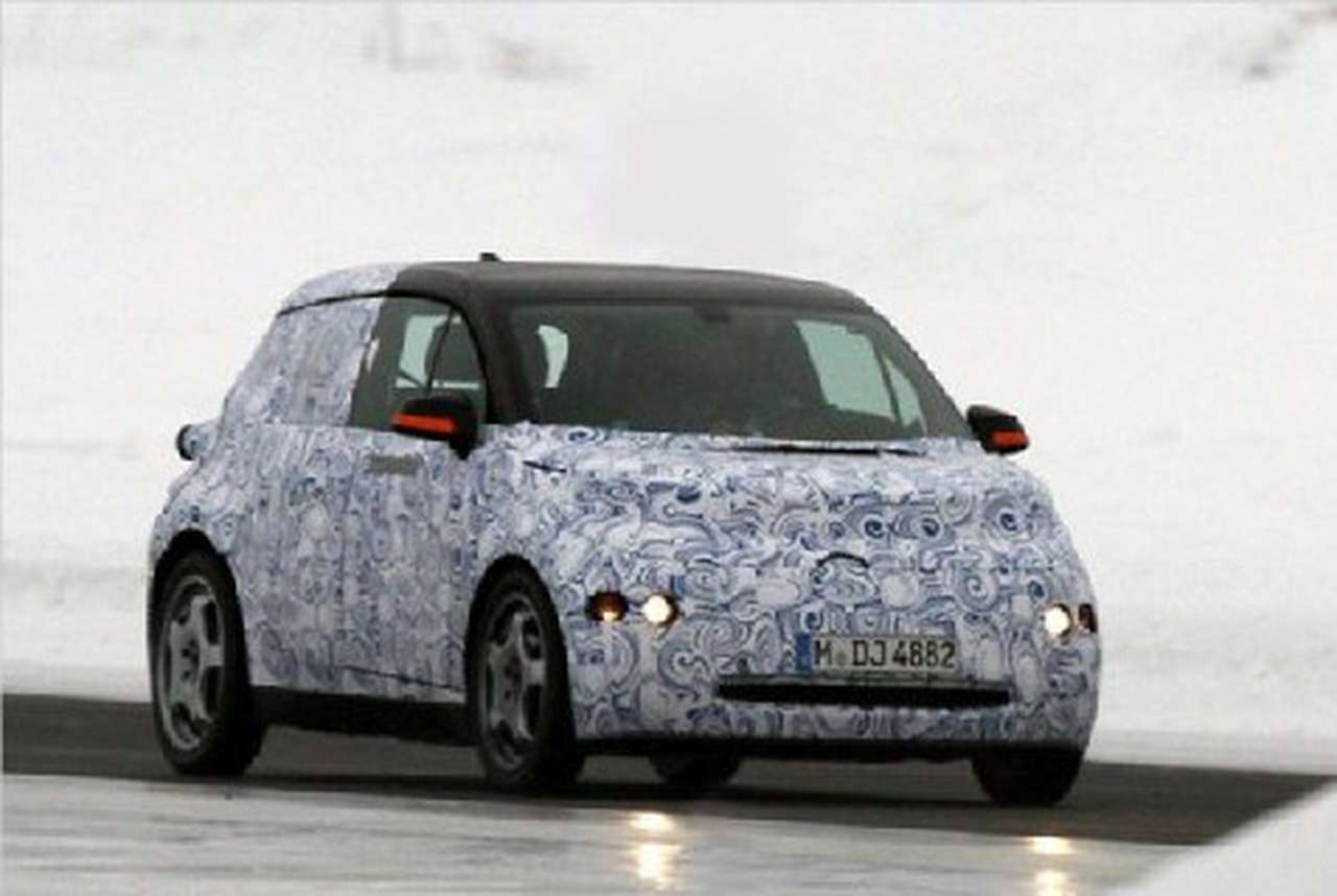 Электромобиль BMW i3 засветился в камуфляже