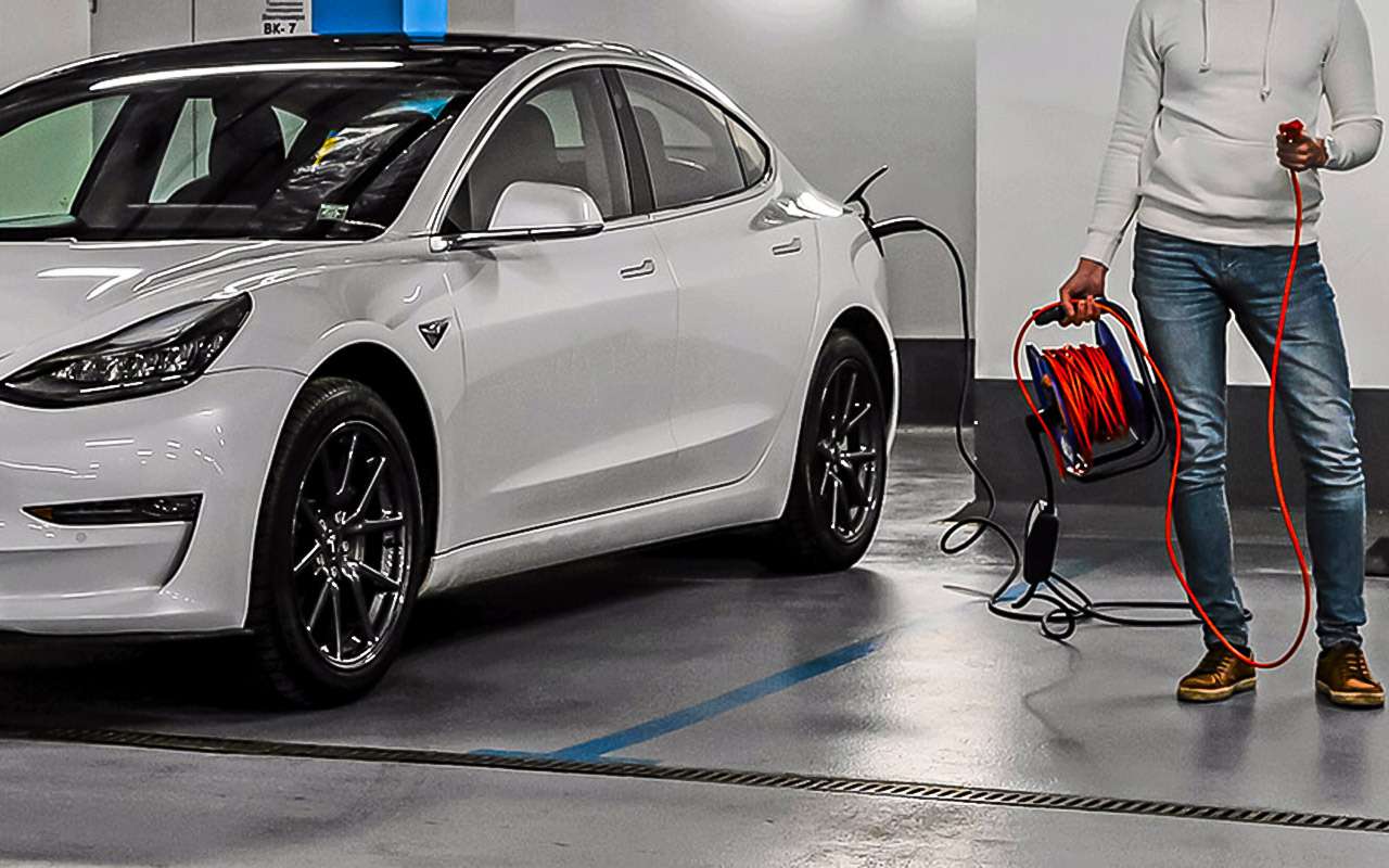 Вице-премьер рассказал, что думает о покупке электрокара