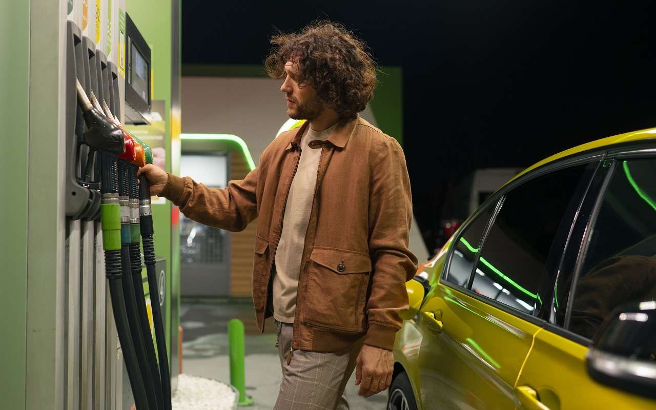 Стало известно, сколько в стоимости бензина приходится на налоги