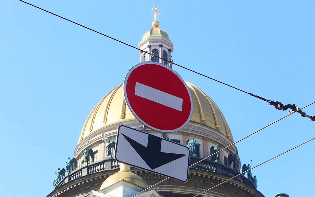 Над выделенкой «кирпич». А на такси можно? — ответ главы ГИБДД