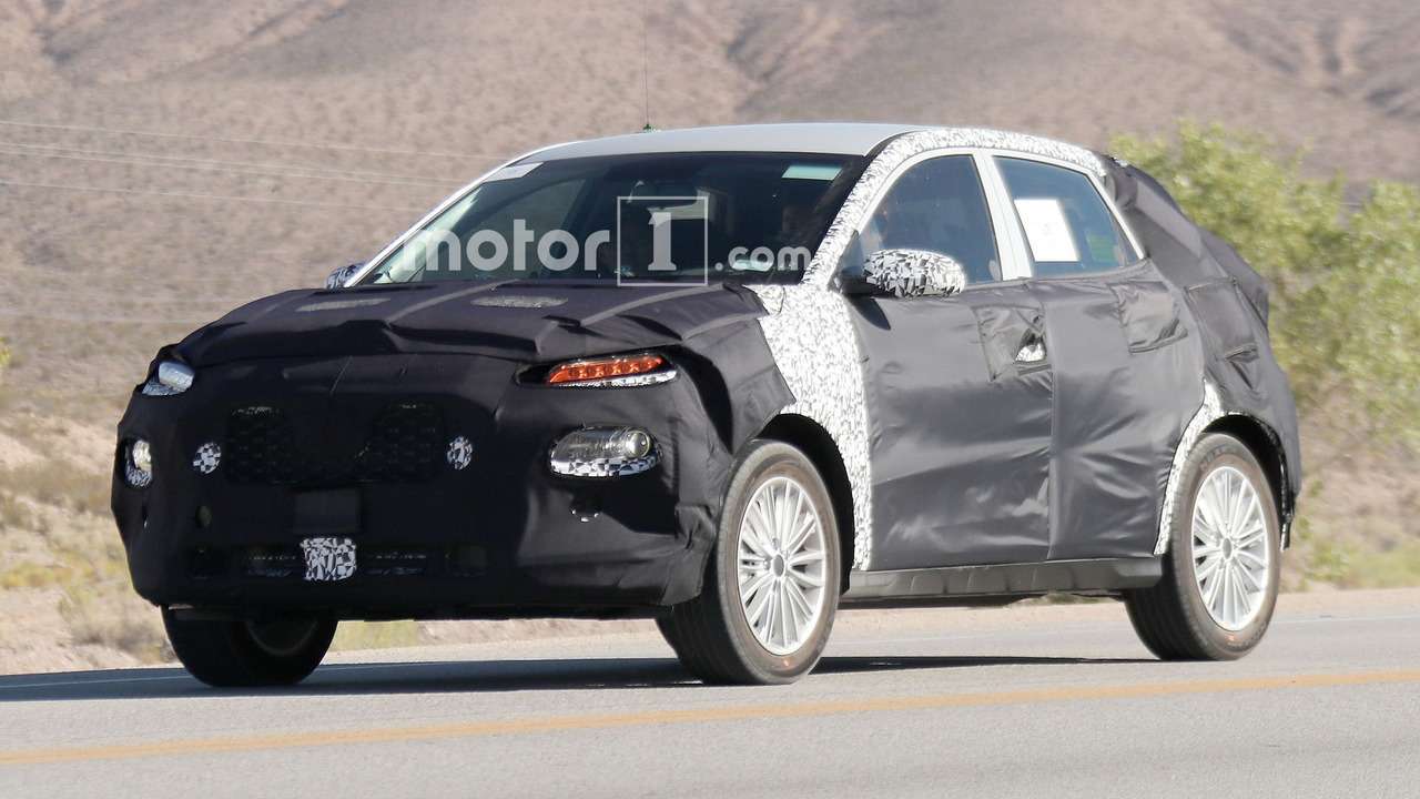 «Глазастый» кроссовер Kia учится ездить