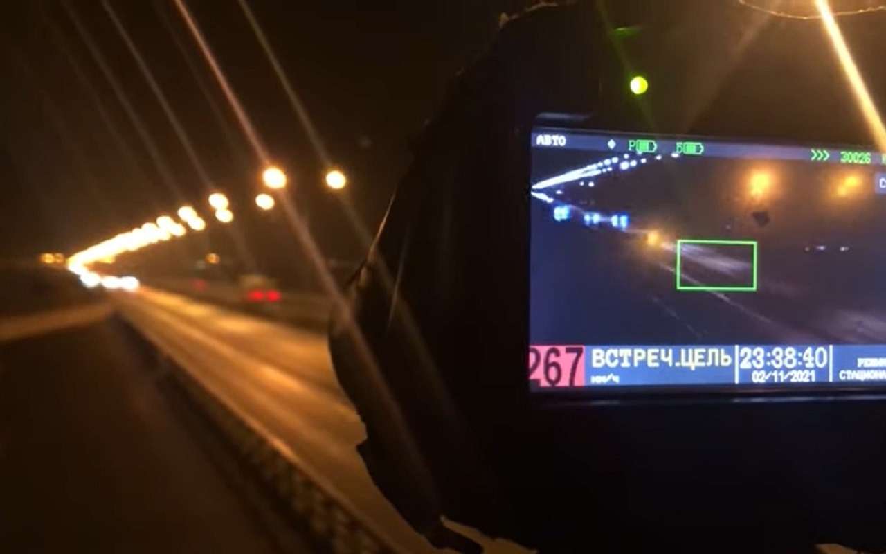 В Санкт-Петербурге поймали стритрейсеров, разогнавшихся до 300 км/ч (видео)