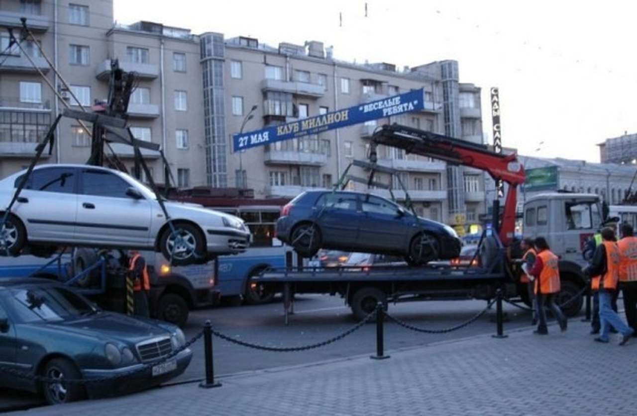 Стоимость эвакуации автомобилей в Москве решили не разглашать