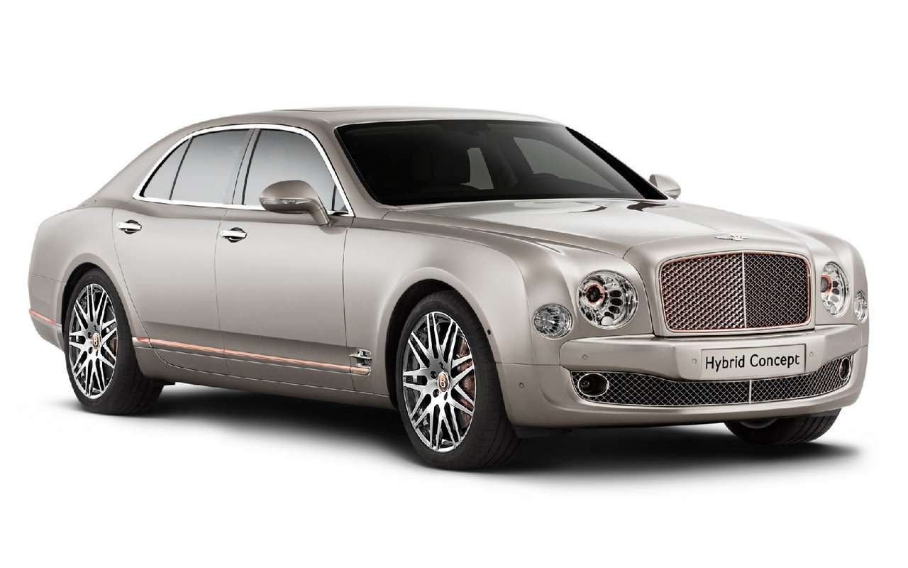 Plug-in гибридный Bentley Mulsanne был представлен еще в 2014 году в виде концепта на Пекинском автосалоне. Разработчики сообщали, что с полностью заряженной батареей представительский седан может проехать в безвыхлопном режиме 50 км.