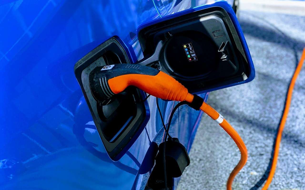 Почему электромобили ломаются в 1,5 раза чаще машин с ДВС