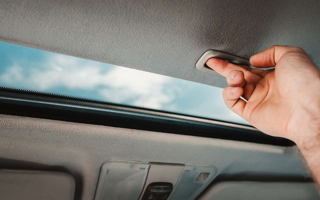 Авто с «самопальным» люком в крыше — стоит брать?