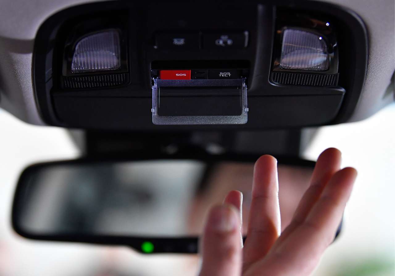 ЭРА-ГЛОНАСС заменит инспектора ГИБДД (но не всегда)