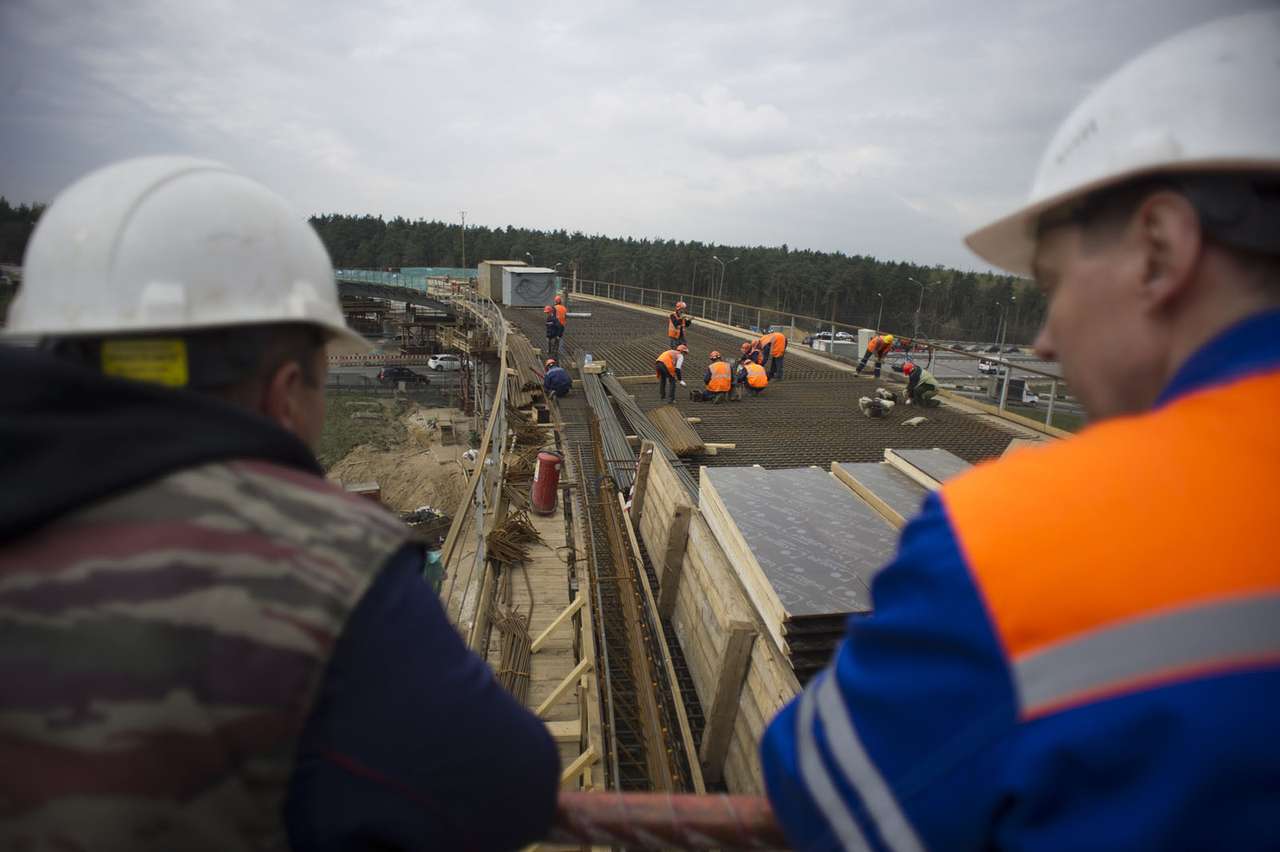 Валентина Матвиенко предлагает пристально следить за дорожным строительством