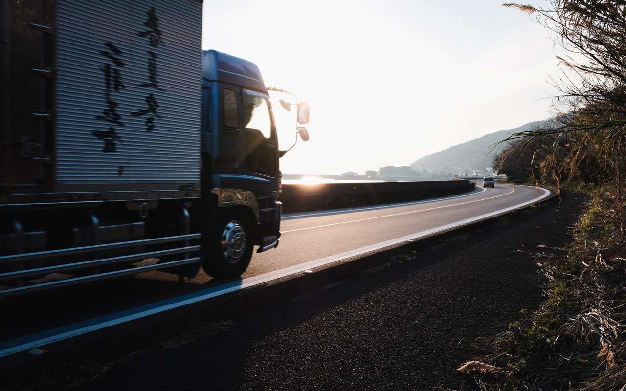 500 раз вокруг Земли на фуре с Яндекс.Навигатором