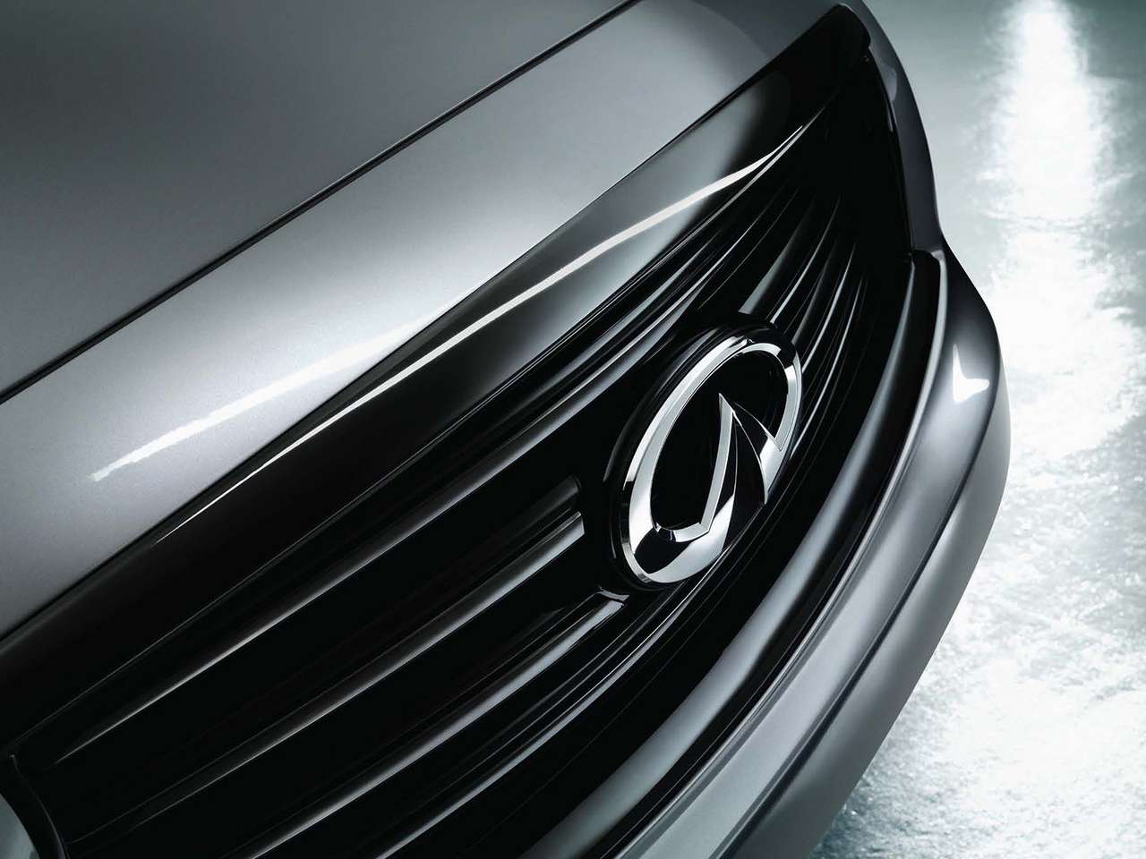 Infiniti объявила цены на спецверсию кроссовера QX70 S-Design
