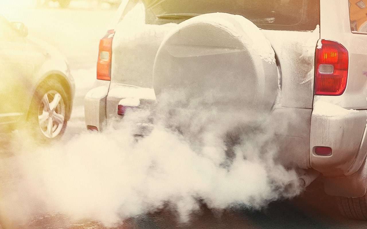 Чтобы не спалить автомобиль, нужно правильно прогревать мотор – как делать не надо