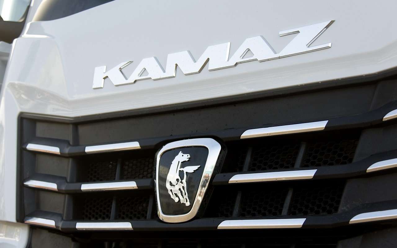 Новый КАМАЗ со встроенным алкотестером!