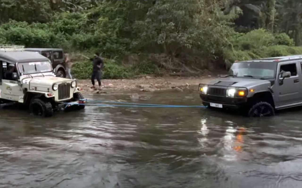 Как индийская Mahindra Hummer спасала – видео