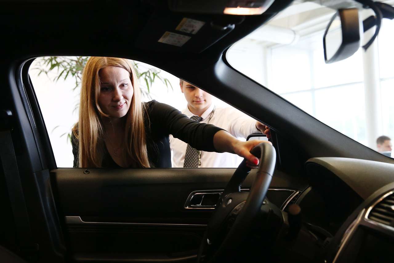 Статистика AEB: просевший авторынок готовится к весенней оттепели