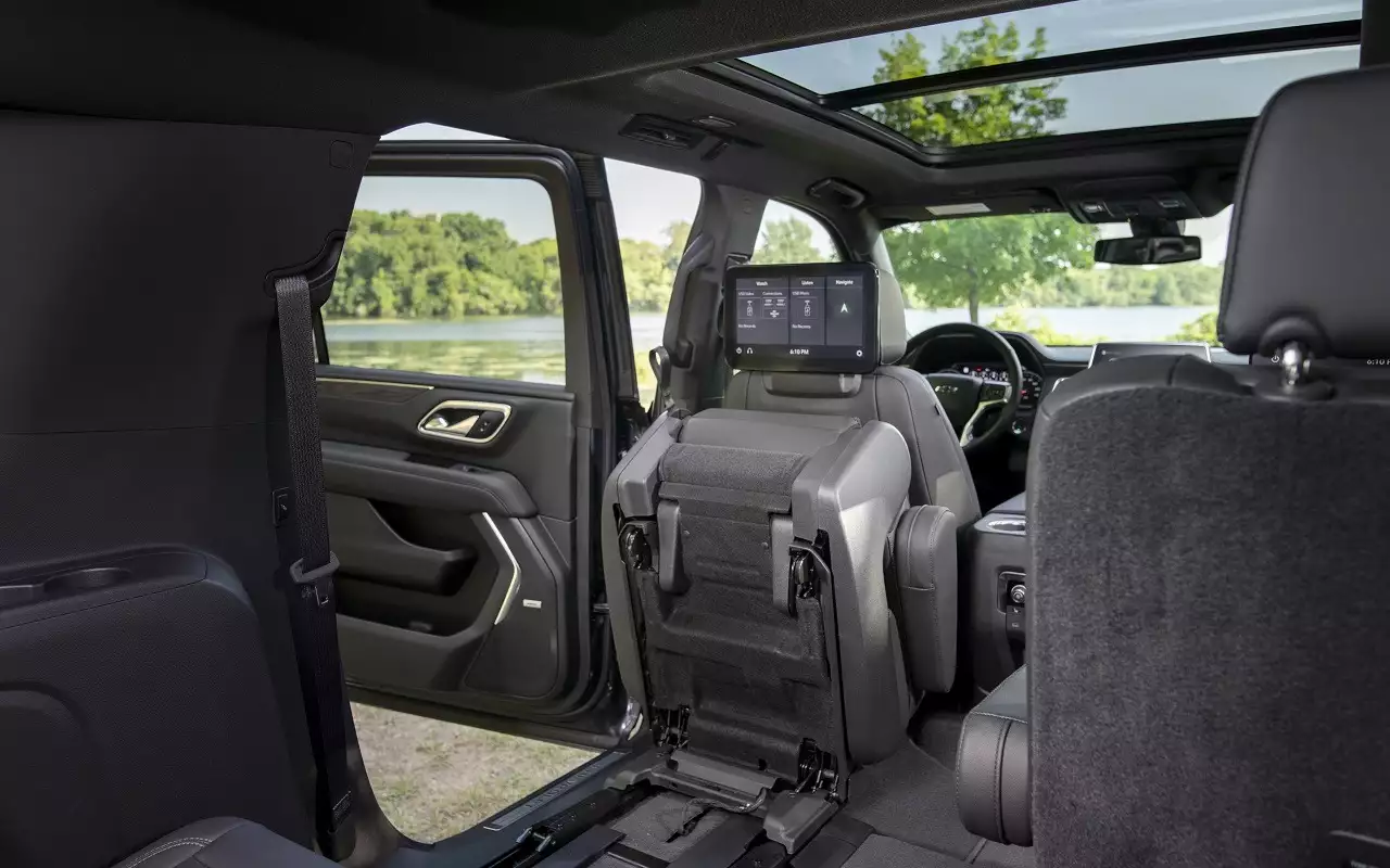 Интерьер Chevrolet Suburban 2025