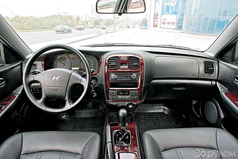 Салон сонаты тагаз. Hyundai Sonata 5 салон. Hyundai Соната 2007 салон. Hyundai Sonata 2007 салон. Hyundai Sonata 4 салон.