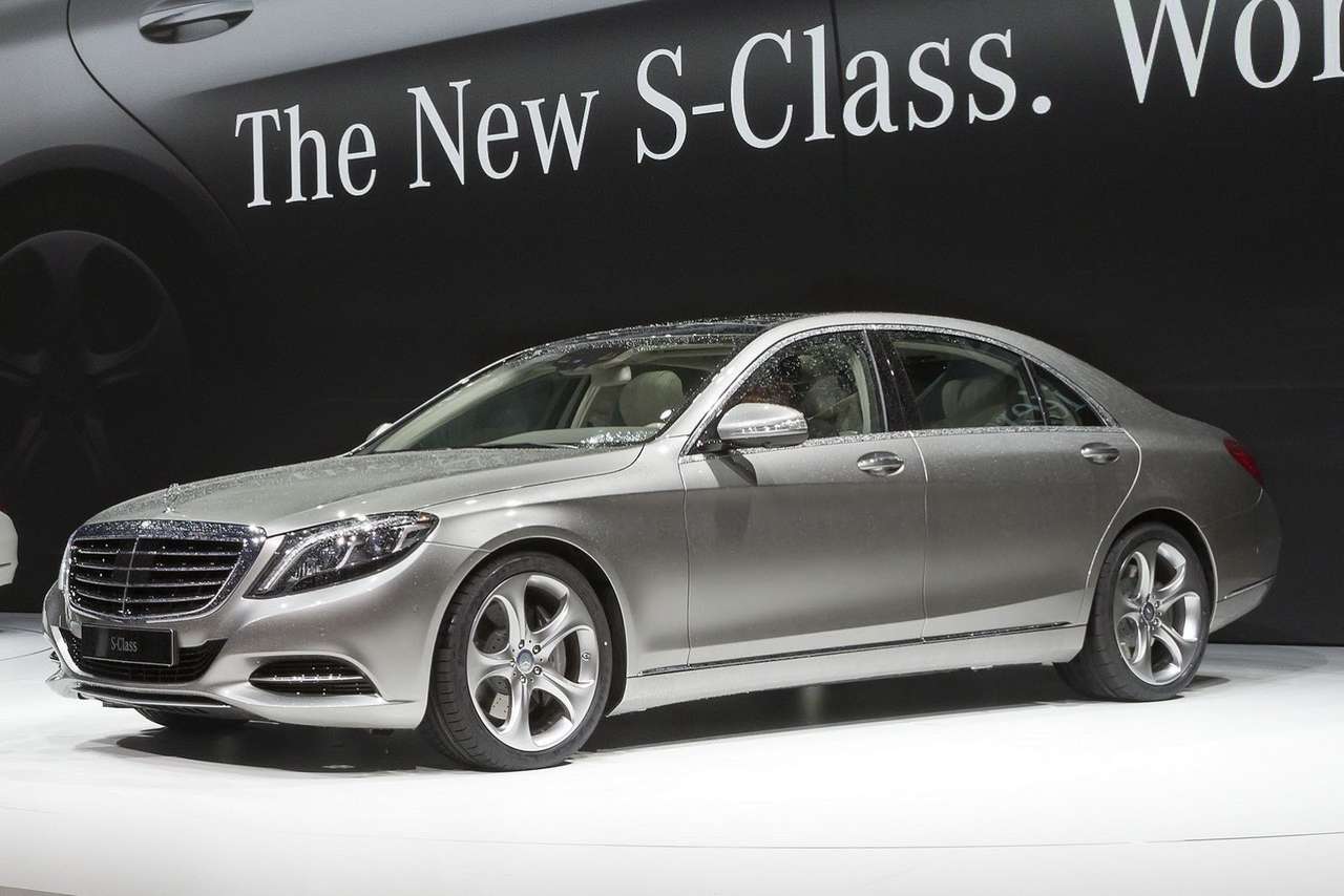 Mercedes официально представил новый S-class