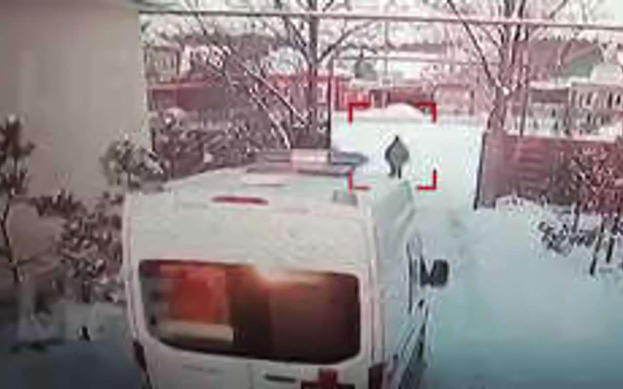 Машина скорой без присмотра? Соблазн прокатиться