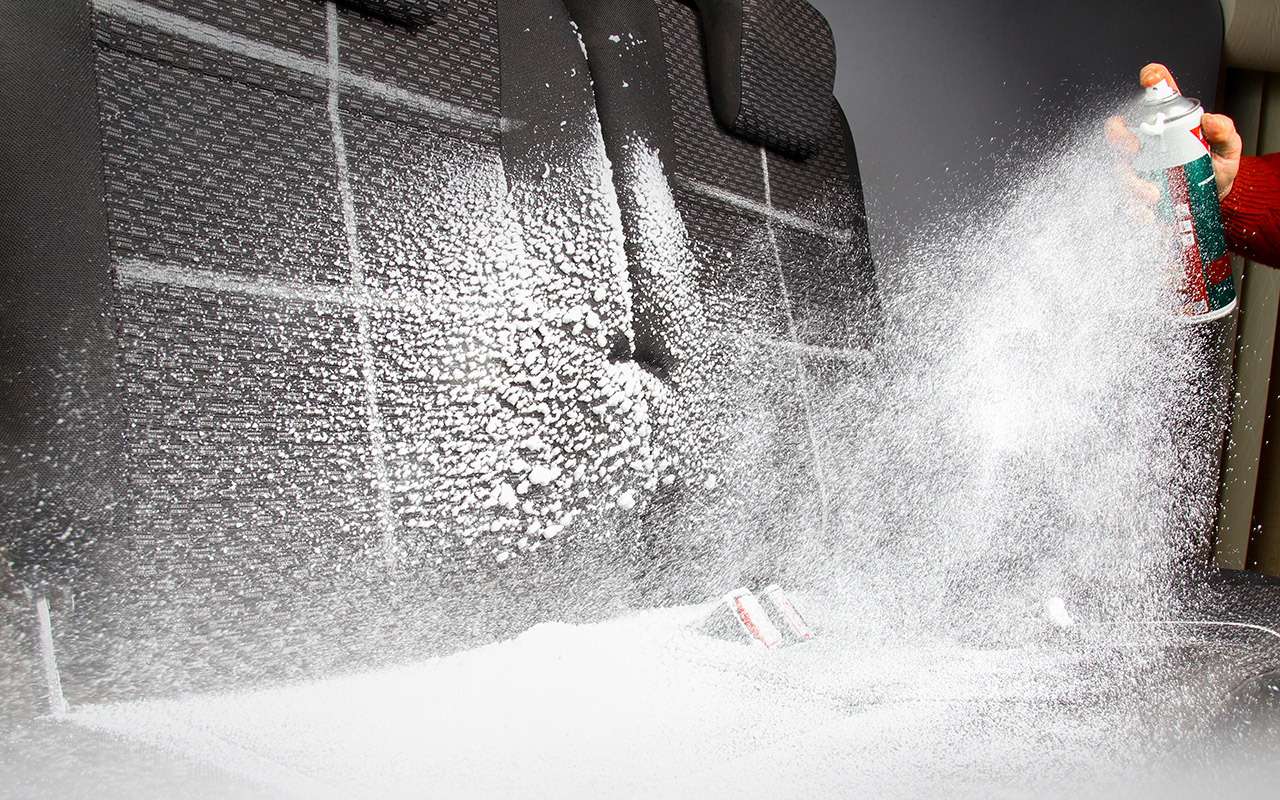 Очень-очень испачкали сиденья — тест 13 препаратов для чистки