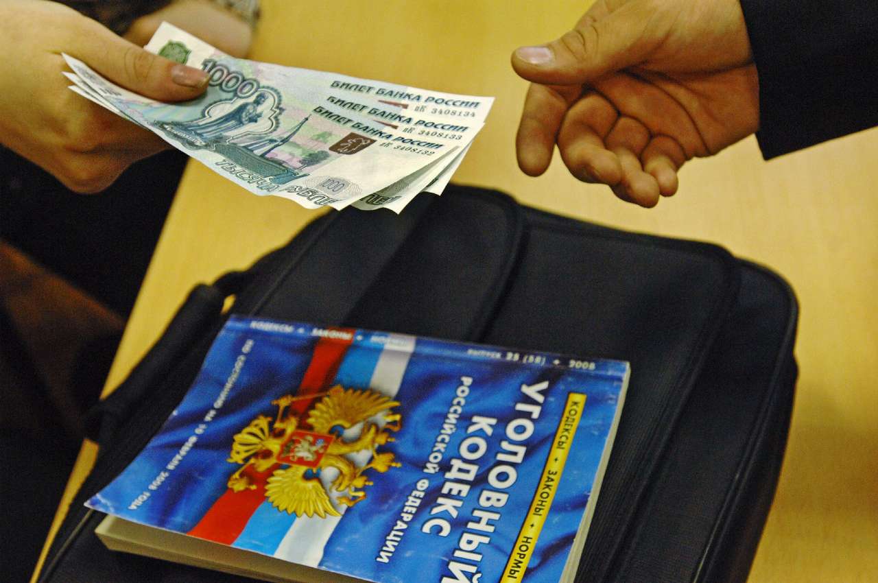 Московский инспектор ДПС пошел под суд за мелкую взятку