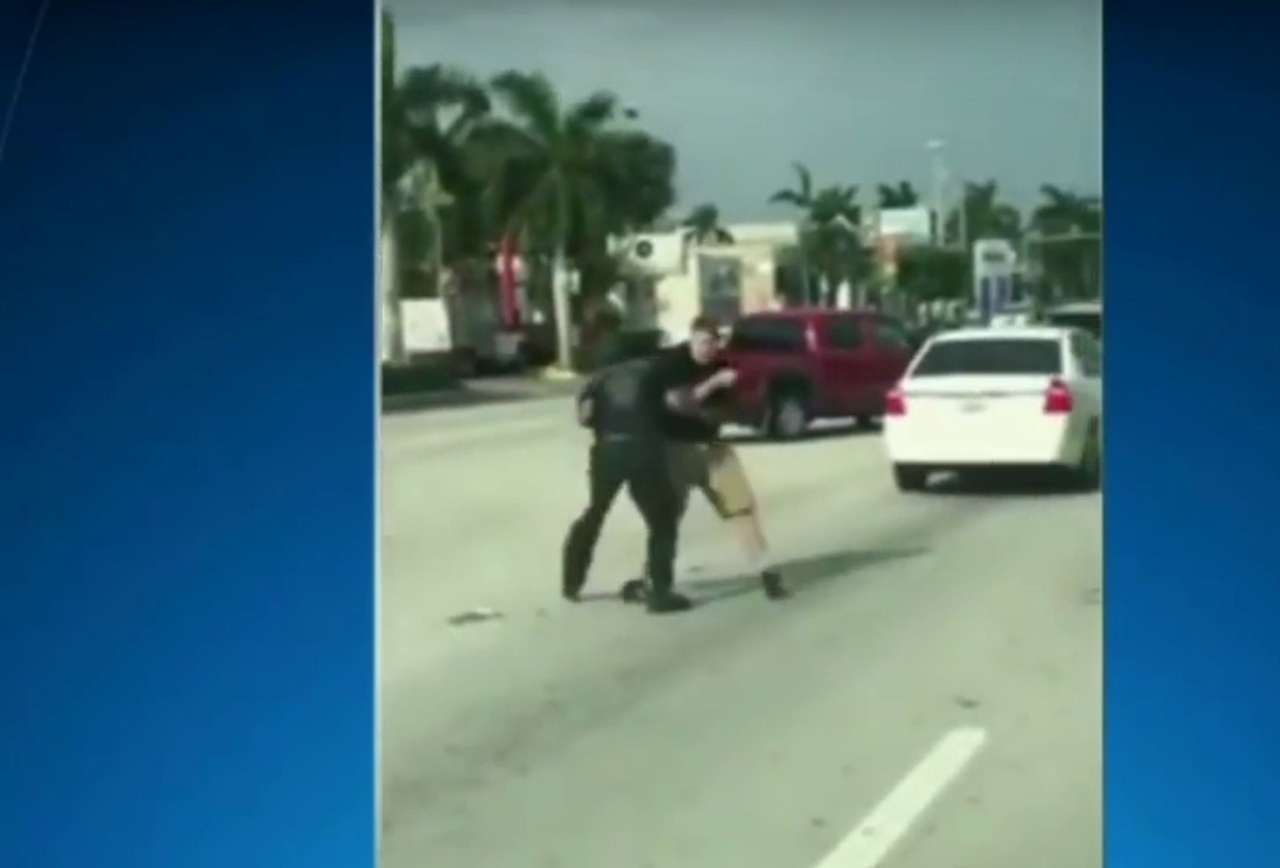 Дорожная разборка по-американски - биты и таран