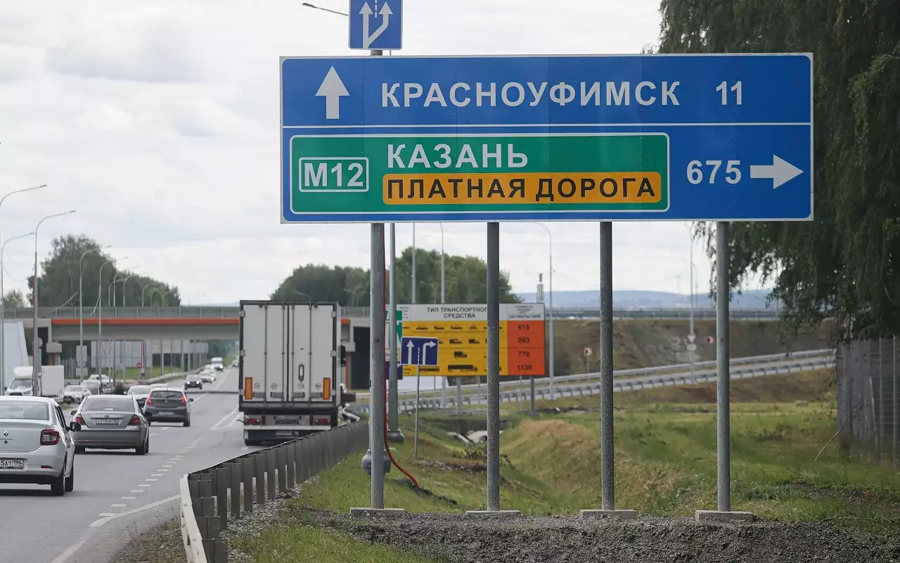 Кто из водителей этим летом оставил на платных трассах больше всего денег