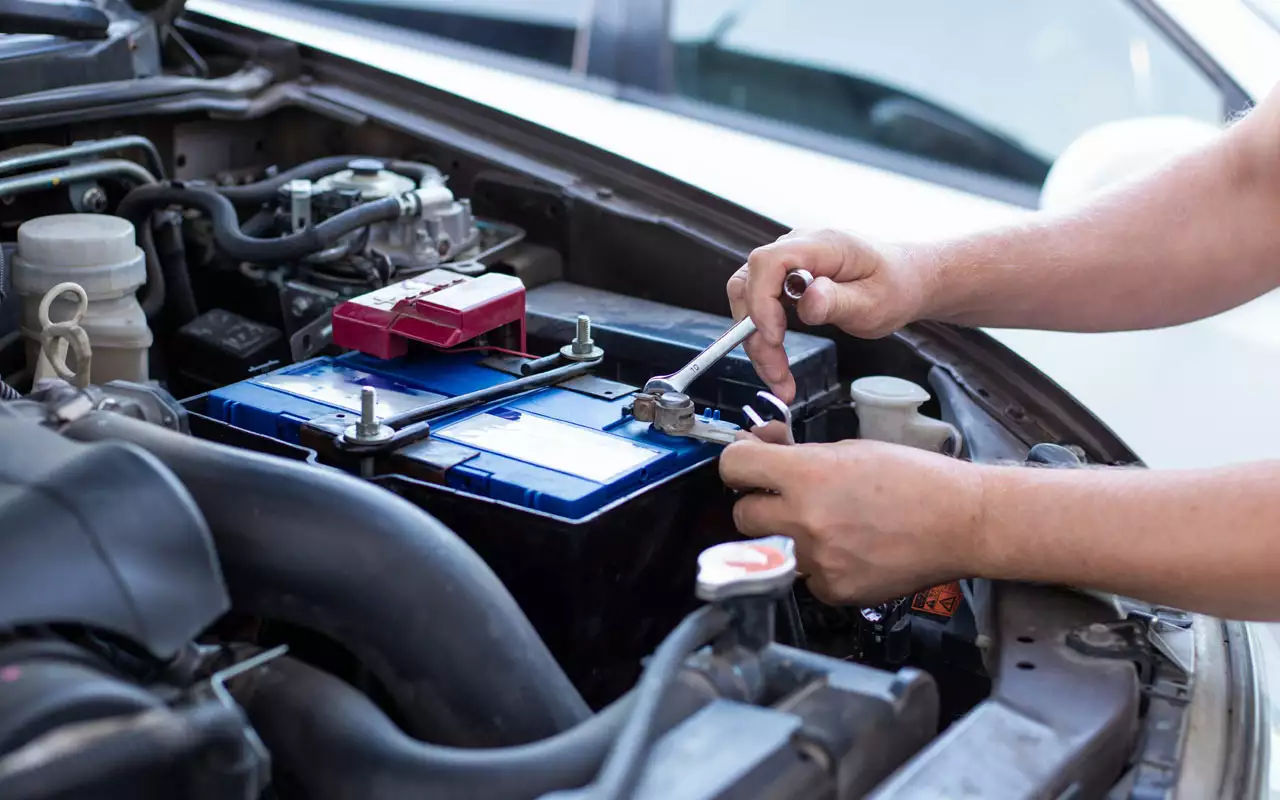 Автомобиль превратился в кирпич — я же просто отключил батарею