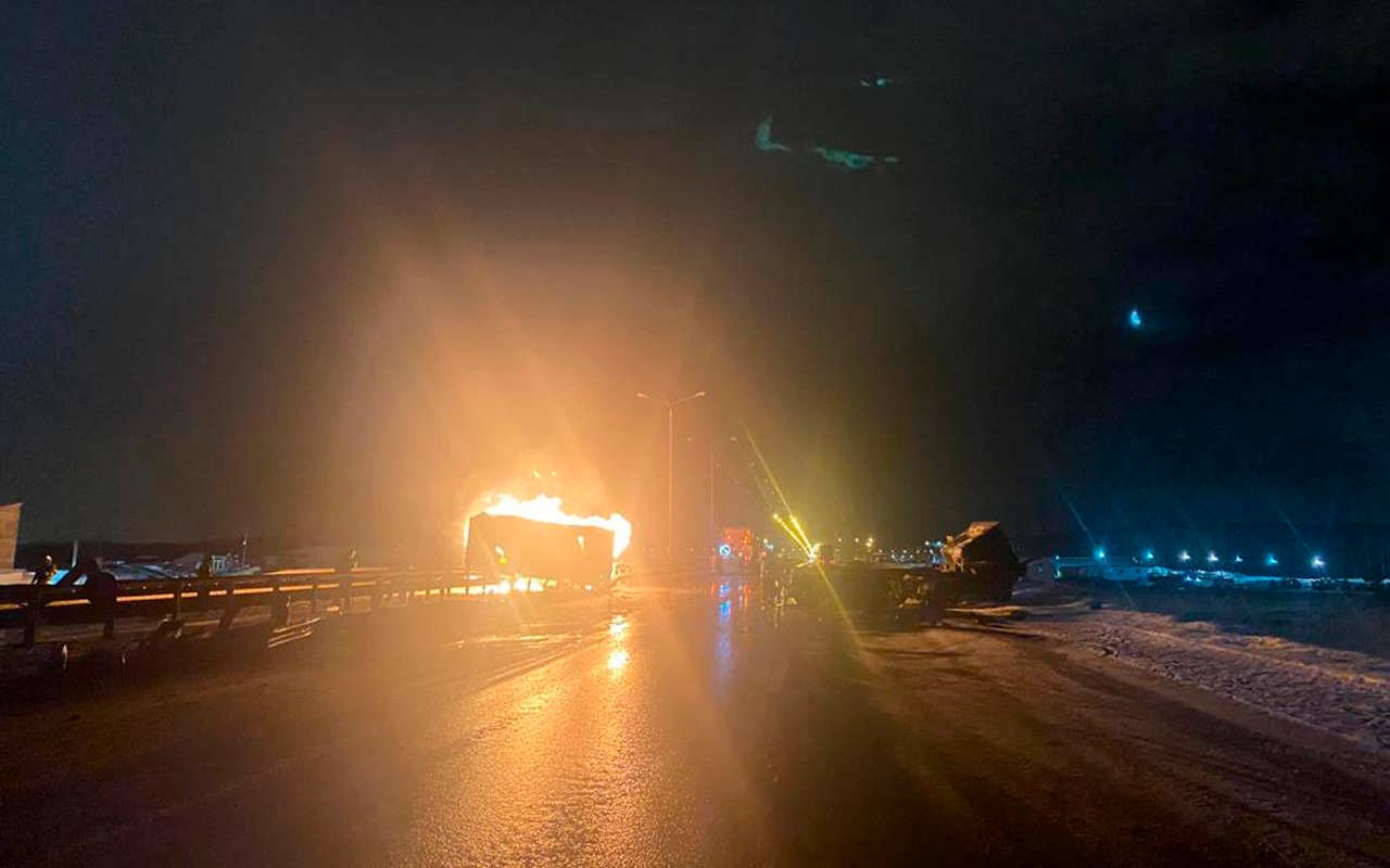 В Московской области загорелся грузовик с зажигалками