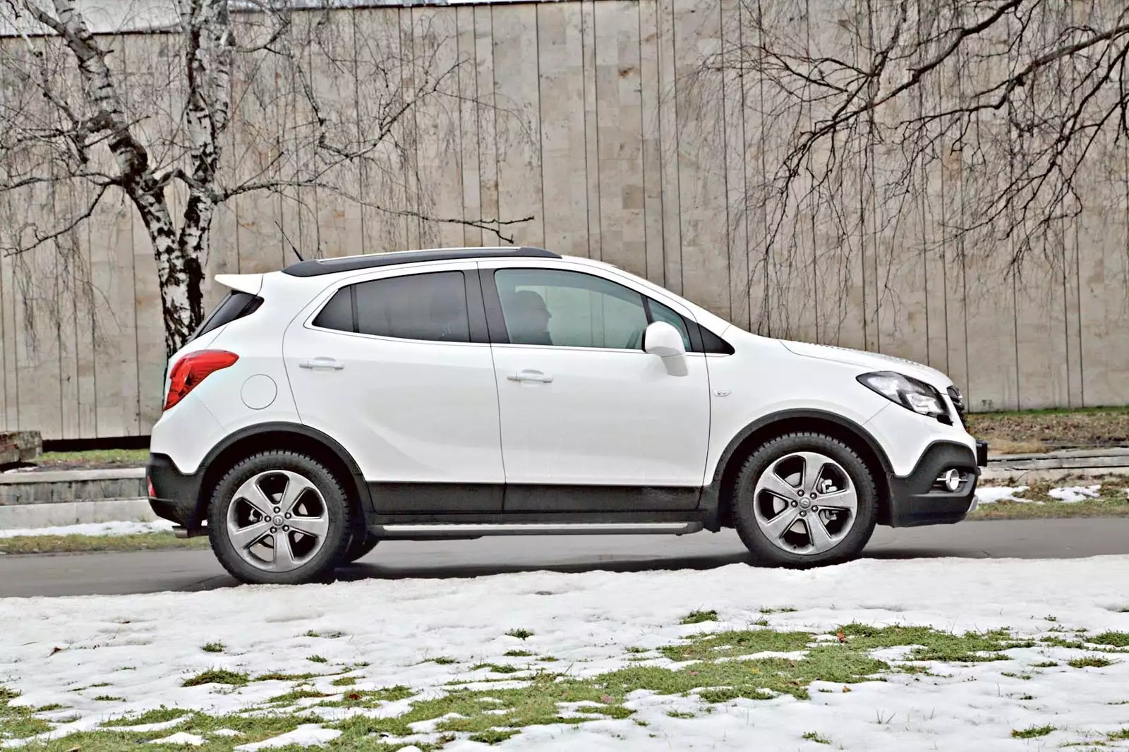 Opel Mokka в профиль