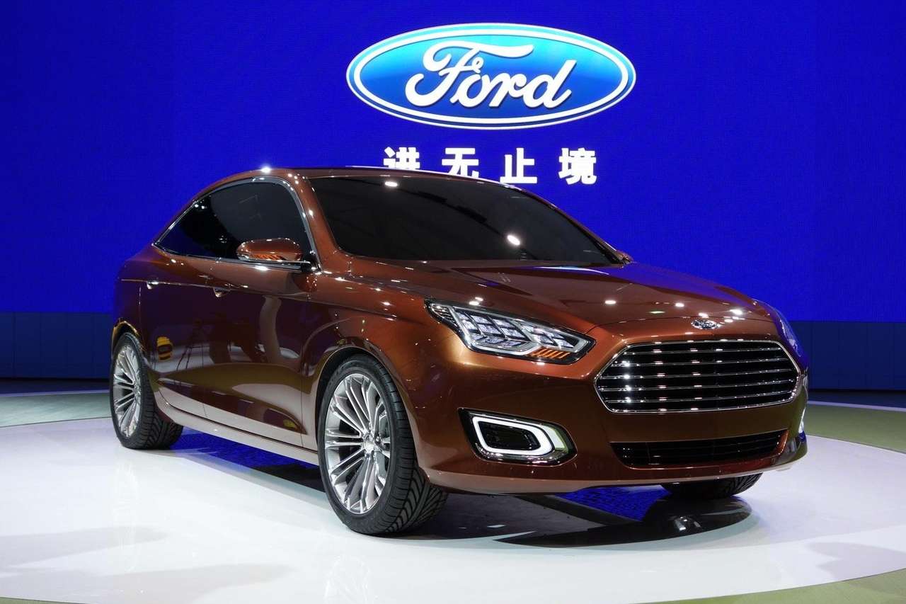 Новый бюджетный седан Ford Escort покажут в Пекине