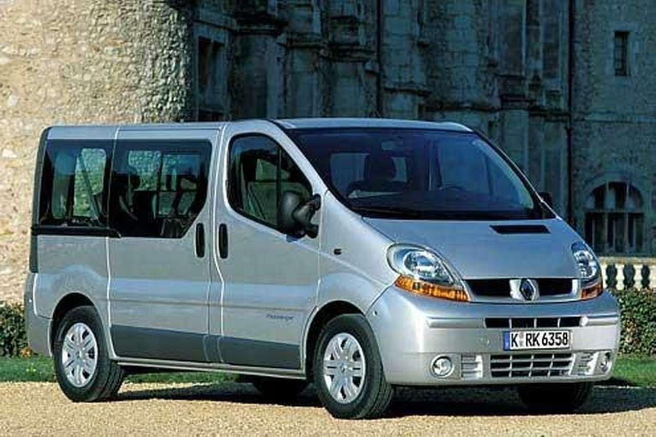 Транспортер Renault Trafiс превращается…