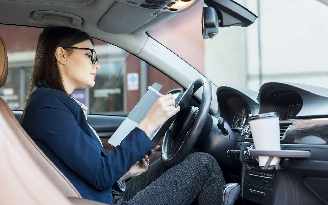 Почему люди предосторожно относятся к беспилотным авто: эксперт знает ответ