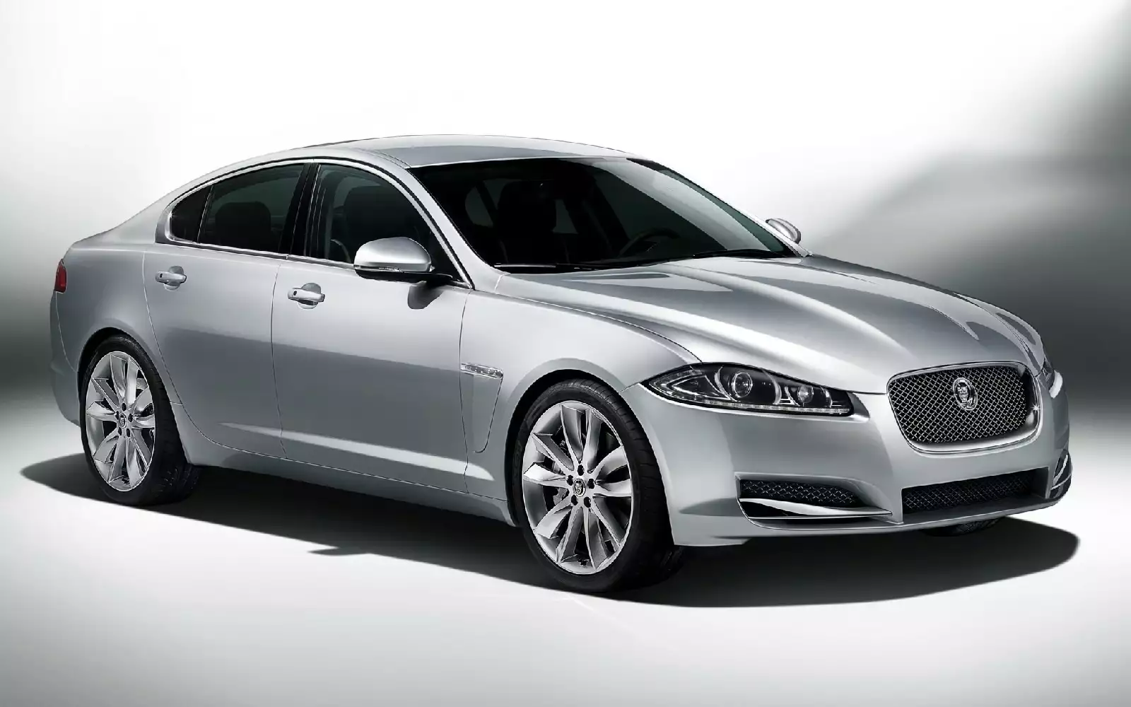 Автомобиль Jaguar XF: обзор, новости, машина Ягуар ХФ — разные поколения,  комплектации, характеристики Jaguar XF — сайт За рулем www.zr.ru