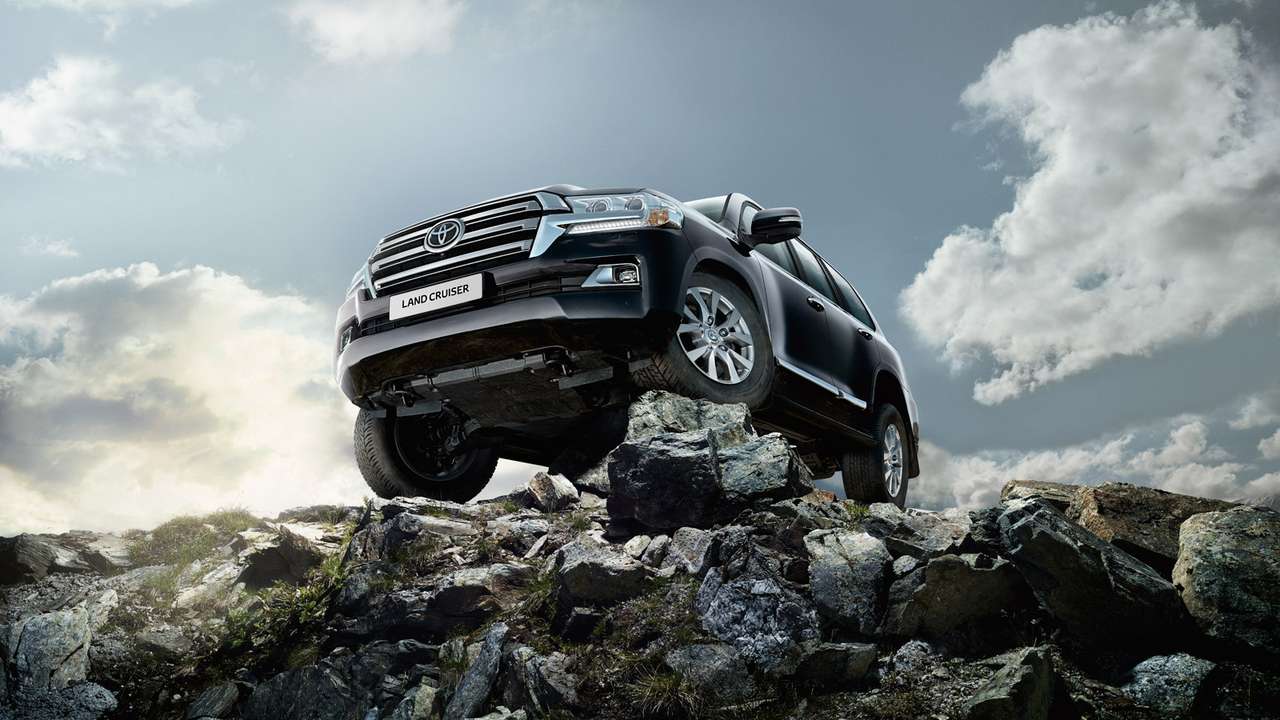 Toyota начала принимать заказы на обновленный Land Cruiser 200