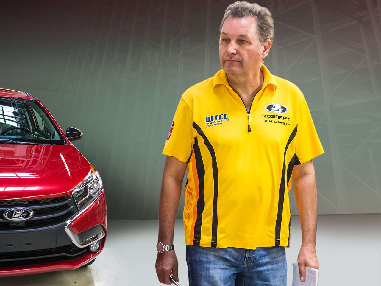 Это первая фотография Иксрея без камуфляжа. Снимок сделан в Пилотном производстве, где собрано несколько десятков машин, предназначенных для испытаний и отработки технологических процессов. С публикацией других фото готовых автомобилей нас просили повременить.