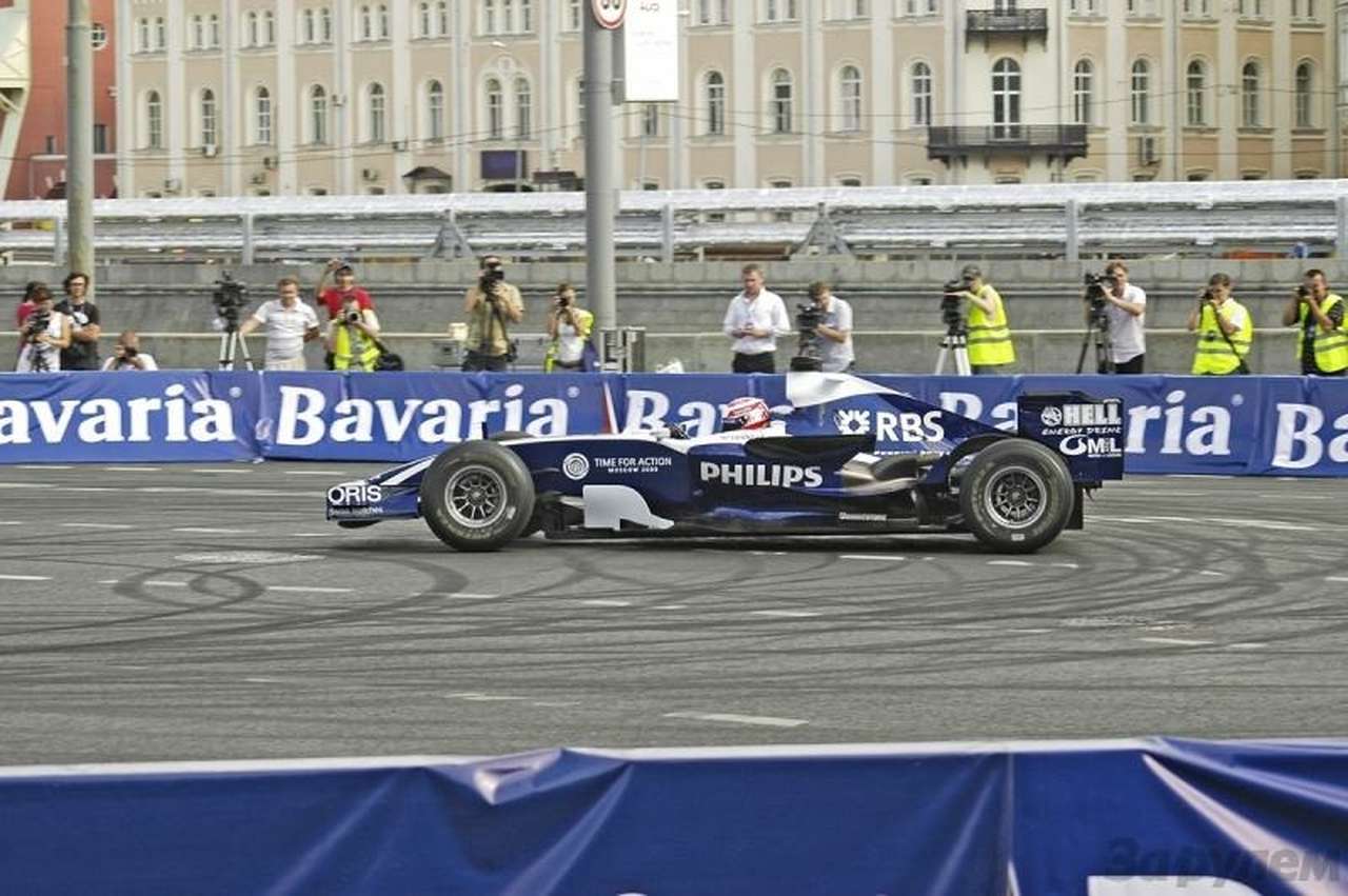 В Москве прошло шоу Bavaria Moscow City Racing (ВИДЕО И ФОТО-БОНУС)