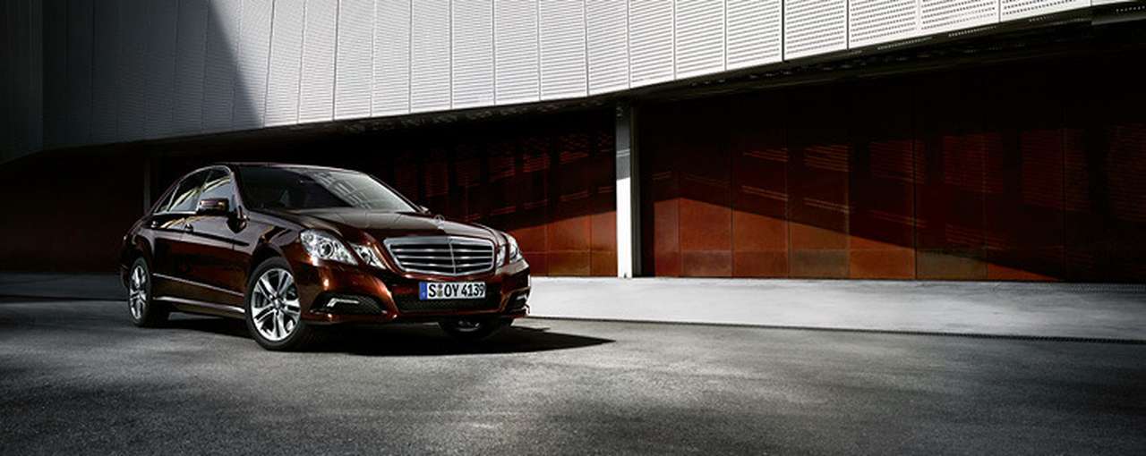 Mercedes предупредит о себе пешеходов