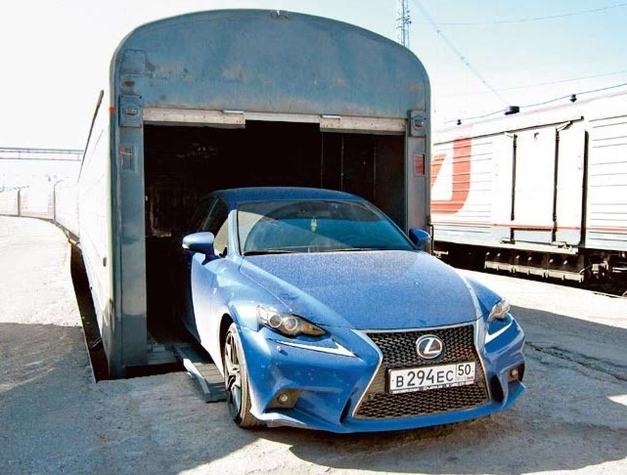 Lexus IS250: присесть на железнодорожку